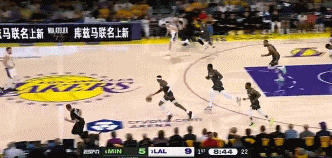 谈球吧体育app下载暴打小后卫💪麦丹13中11狂轰25分 4个前板抢爆湖人禁区